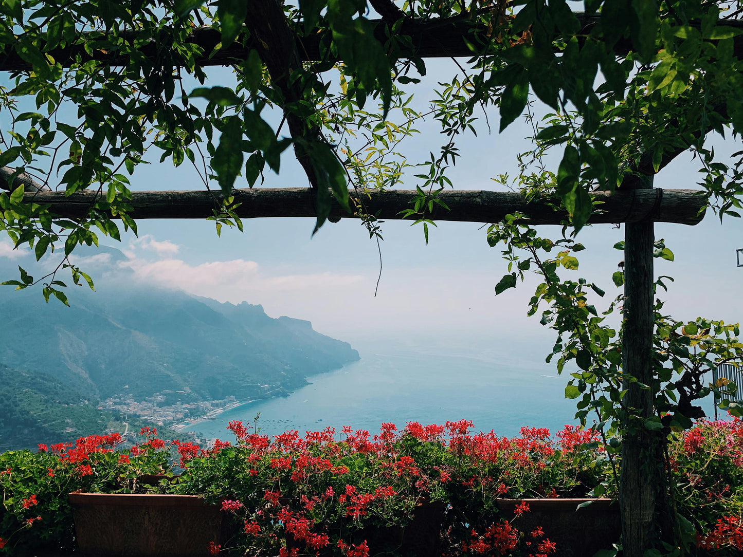 Hillside Gardens Luxury Scented Candle Smells like Ocean and Amalfi Coast