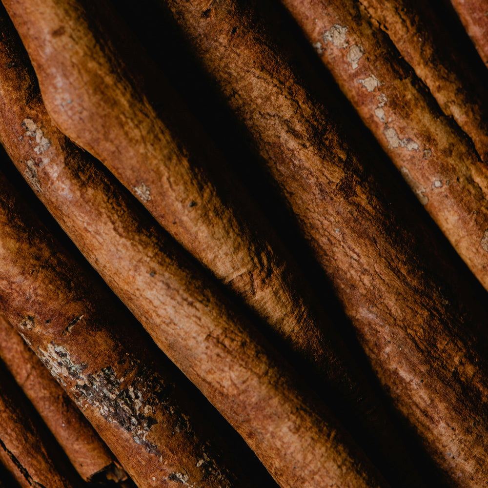 Cinnamon Spice notes in a Warm Apple Pie Scented Candle
